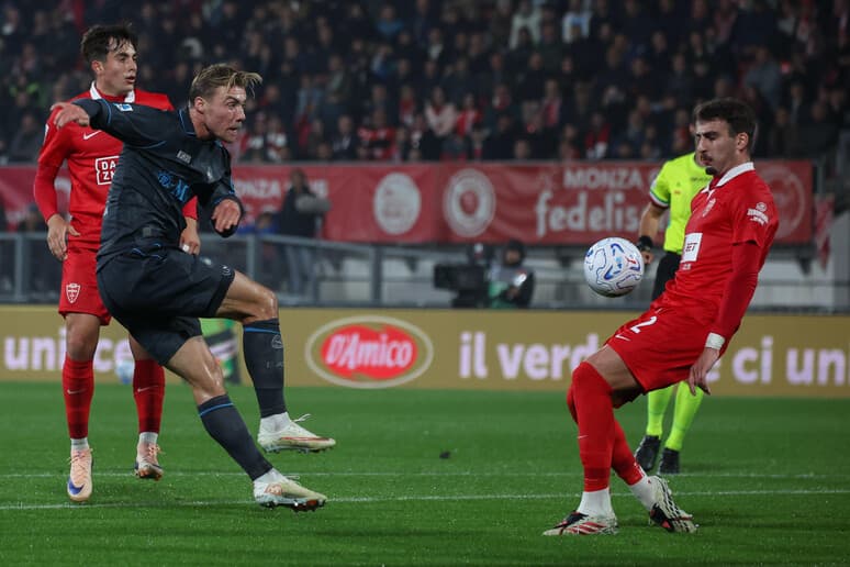 Napoli, poker në transfertë: Mposht Monzën 1–4