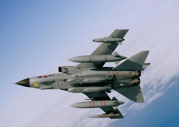 Britania vijon mbështetjen ndaj Ukrainës/ Londra premton furnizimin me raketa të reja Storm Shadow