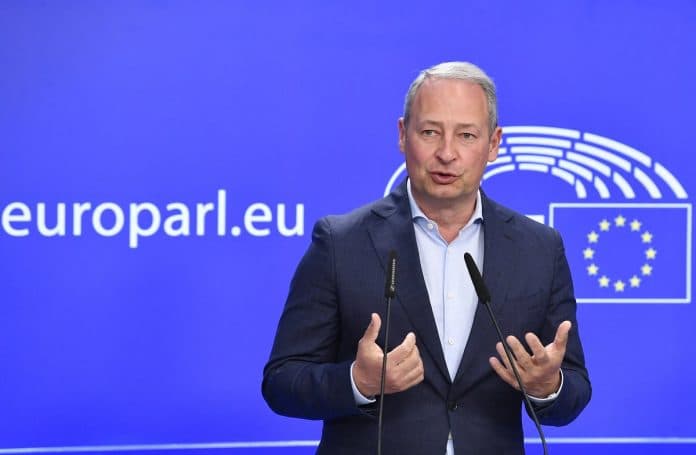 “Dhuna s’është zgjidhje”/Raportuesi i PE-së për Shqipërinë, Schieder: Qeveria të ndryshojë mënyrën e të menduarit