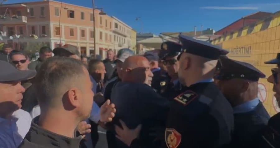 Përfundon protesta kundër muzeut hebraik në Vlorë, nis largimi i protestuesve