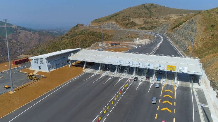A do të bëhet 8 euro tarifa në Rrugën e Kombit? Ministri Karakaçi përgënjeshtron raportimet