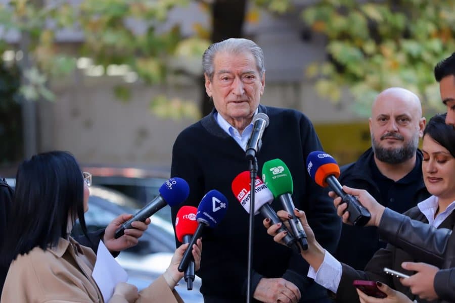 Berisha akuza SPAK: U bë mburojë e Taulant Ballës, porositi vrasjen e avokatit Ravik Gurra