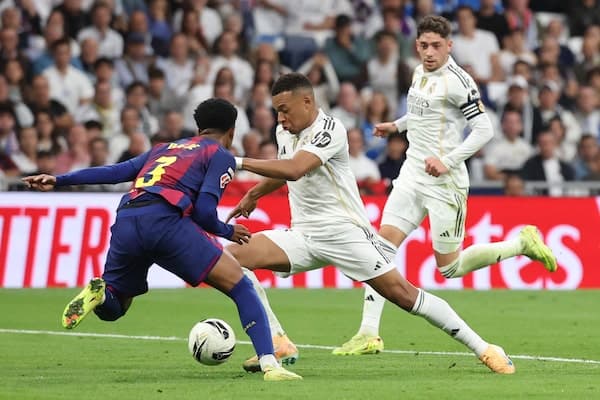 El Clasico vendoset në fund: Real Madridi mposht Barcelonën 2-1 në Camp Nou (VIDEO)