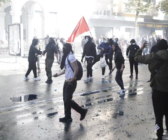 Protesta e djeshme: 10 të rinj të arrestuar, 22 të proceduar