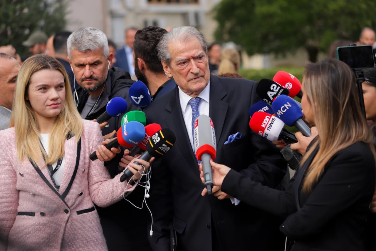 A do ta hedhë kreu i PD hapin e parë dhe të largohet nga politika? Berisha i prerë: Po ika unë forcohet Rama