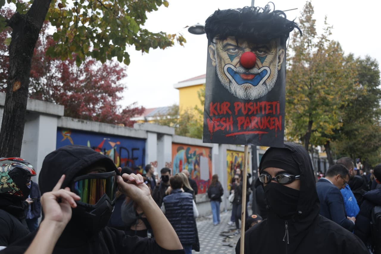 Studentët protestojnë / Dita e 19-të në foto