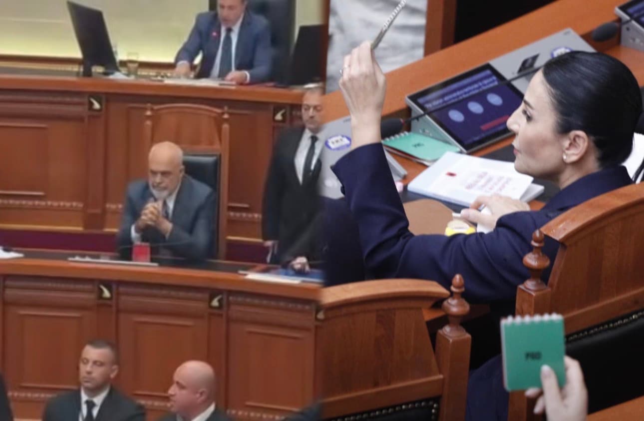 Kuvendi voton sot territorialen, a do ta mbajnë të njëjtin qëndrim edhe në seancë Erion Braçe dhe Vullnet Sinaj?