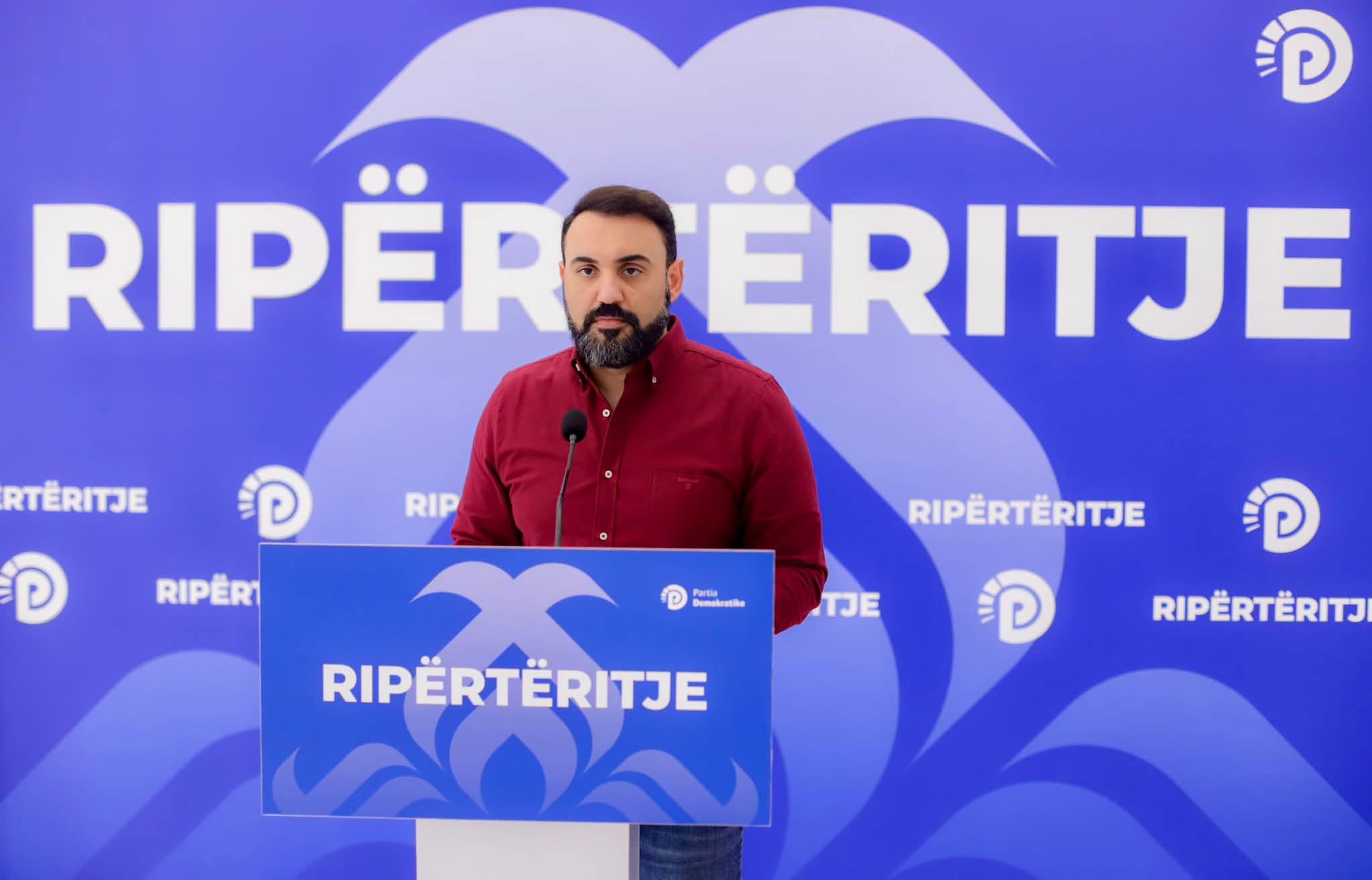 Këlliçi deklaratë urgjente për mediat: S'ka rrugë tjetër veç dorëheqjes. Rinia nuk tërhiqet!