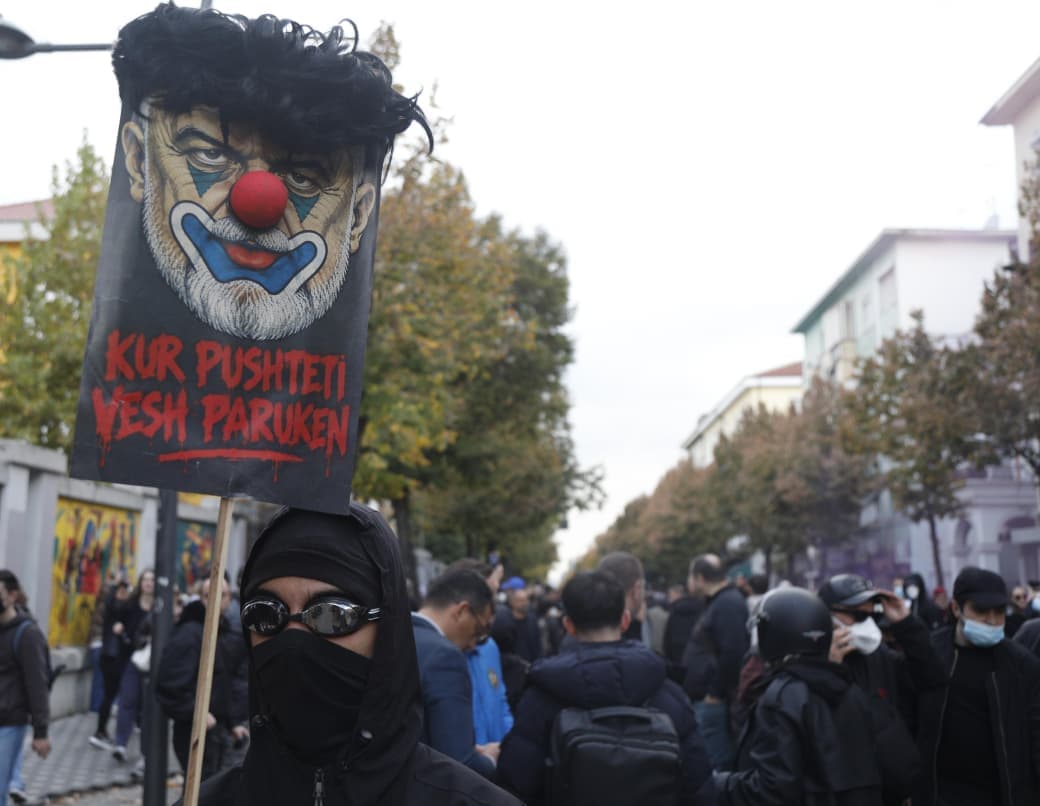 Studentët protestojnë / Dita e 19-të në foto