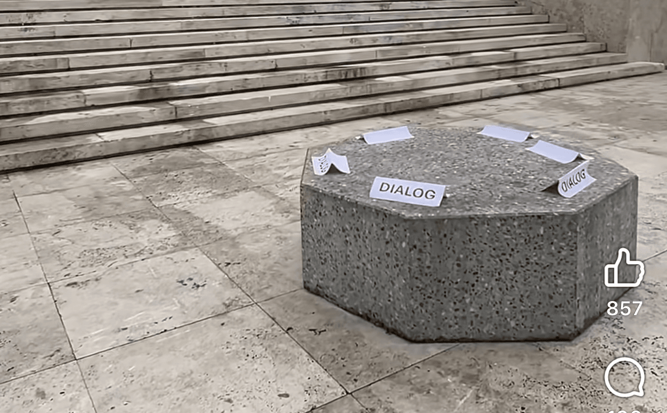 Rama përsërit ftesën për dialog, këtë herë pa karrige dhe shilte
