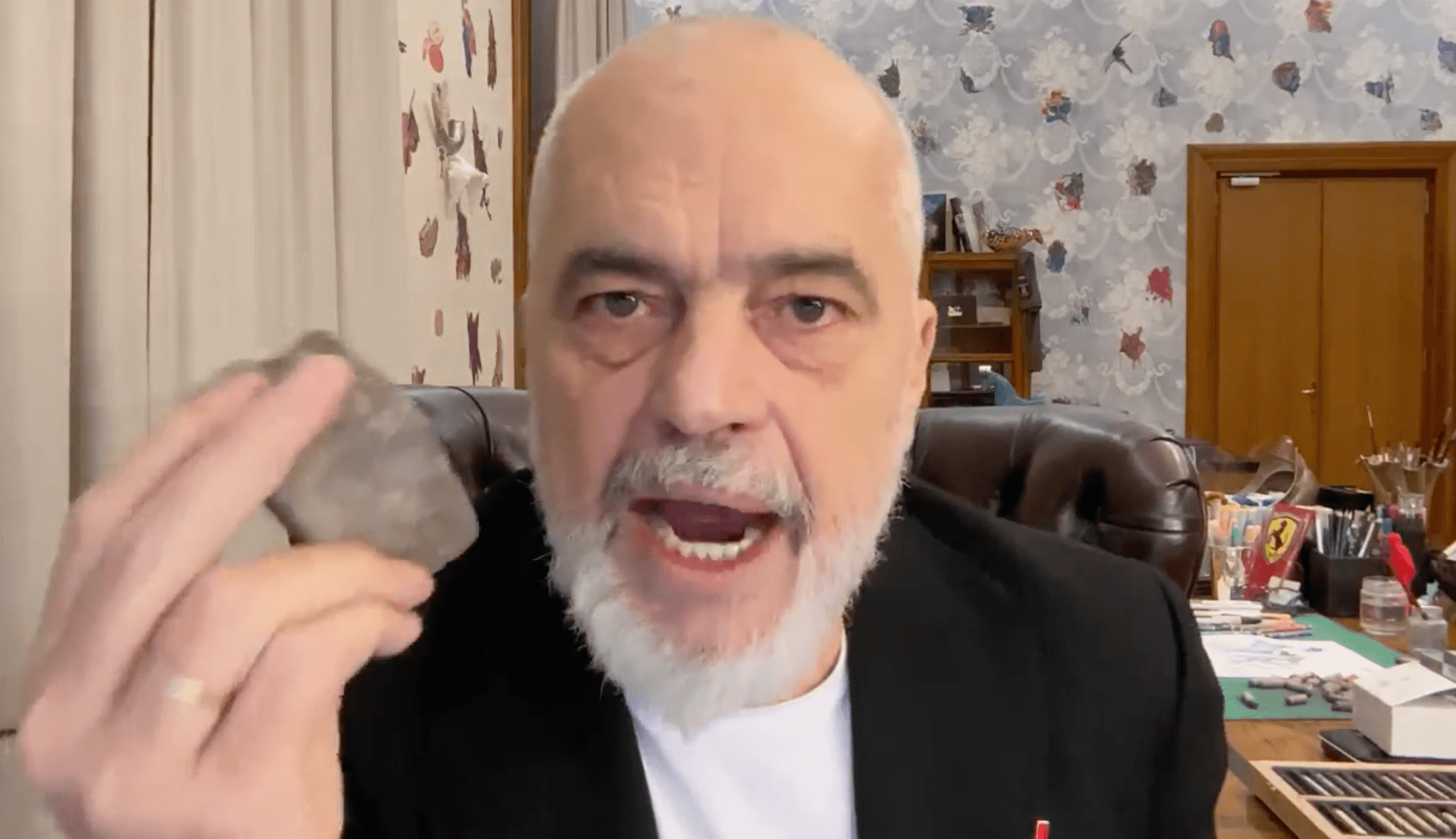 Paranoja me "komplotistët"/ Çfarë tregoi monologu i karriges nga Rama