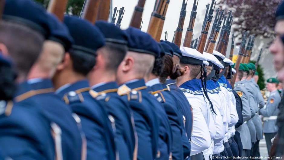 Rritet numri i atyre që refuzojnë shërbimin ushtarak