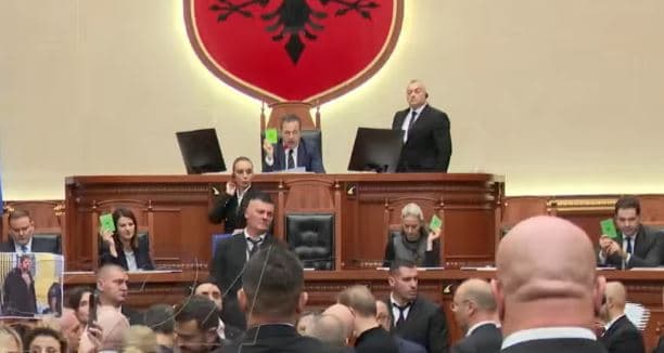 Nis seanca plenare. Interpelancë urgjente me ministrin e Brendshëm dhe shtatë projektligje në rend dite