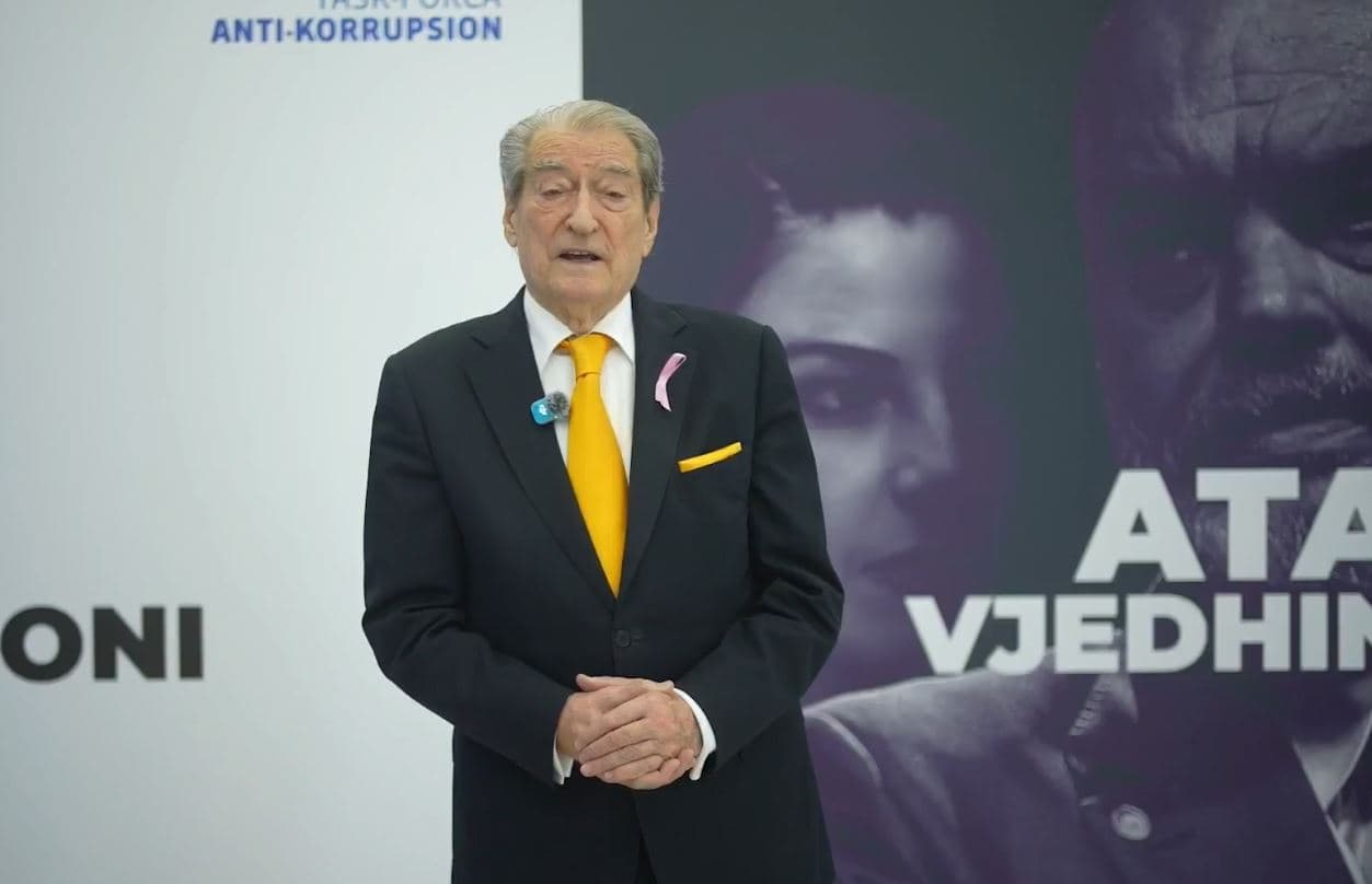 Denoncimi i Berishës: Një grup me maska dolën dje nga ministria e Brendshme, plan të sulmonin bizneset, por…