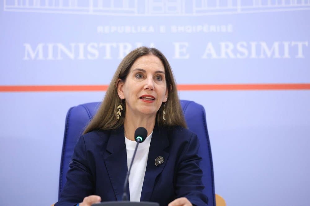 Dita e shtatë e protestës, protestuesit nisin të grumbullohen në sheshin ‘Skënderbej’