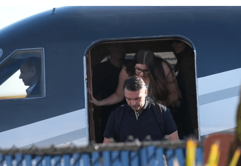 Pas humbjes së zgjedhjeve dhe përplasjes me drejtësinë, Flávio Bolsonaro arratiset nga Brazili dhe mbërrin në SHBA