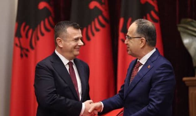 Balla e Klosi takim me Begajn për datën e zgjedhjeve lokale 2027, opozita refuzon ftesën e Presidentit